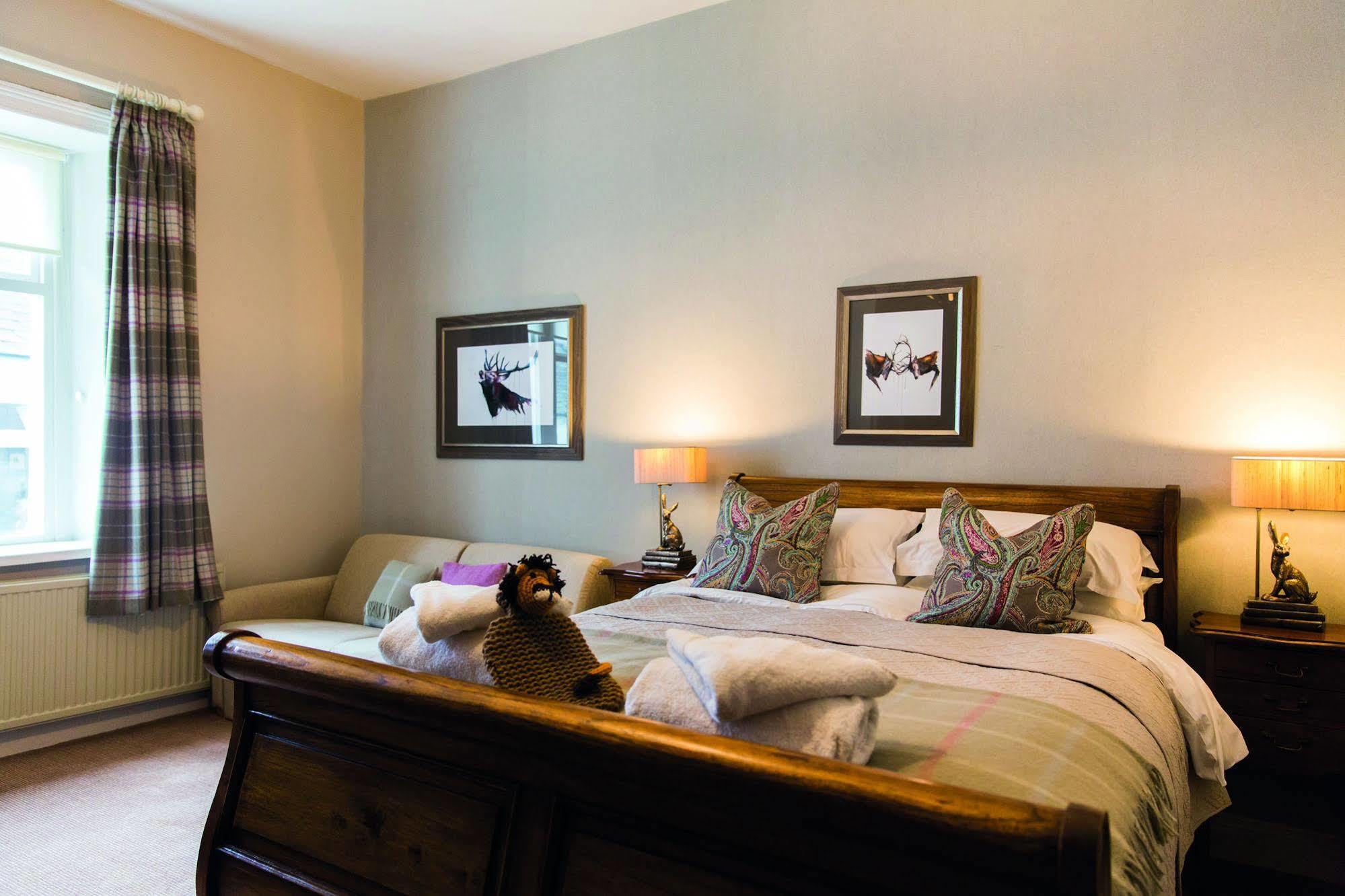 The Golden Lion At Settle Hotell Exteriör bild